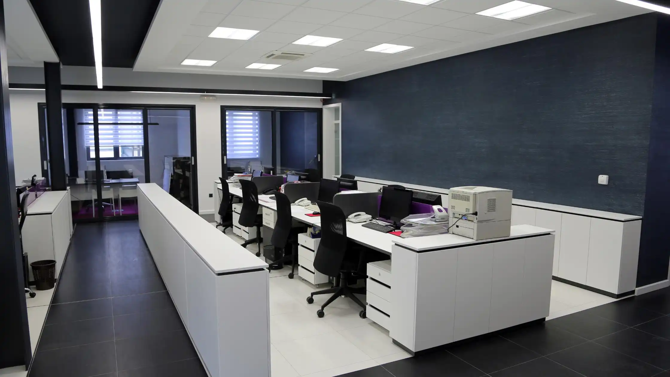 What are included in commercial office cleaning services? 5 Essential Services